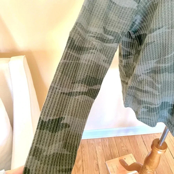 Sweet Romeo Green Camo Thermal Shirt Women’s Size 2X - Picture 5 of 9